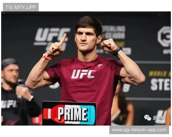 UFC 主赛惊天爆冷：冠军被新秀暴打